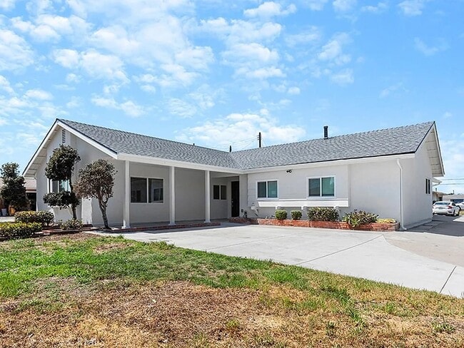 Photo - 11821 Wutzke St House