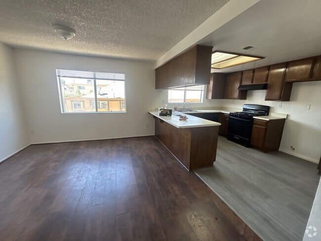 Building Photo - 225 S Curtis Ave Rental