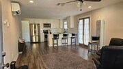 Photo - 1032 W Newgrove St
