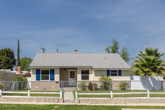 Building Photo - Move-In Ready 3BD/2BA Home Near Woodland Hills