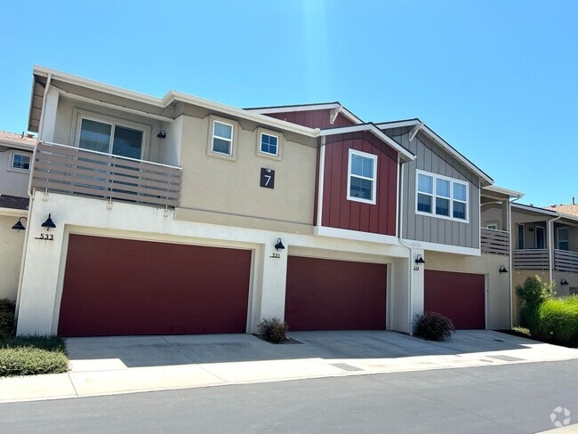 Building Photo - Upgraded Buellton End-Unit With Yard Rental