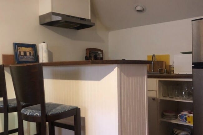 Kitchen/Bar - 4721 Cartwright Ave Unit GH