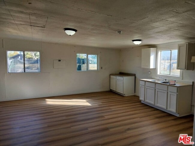 Photo - 4908 Fort Tejon Rd House
