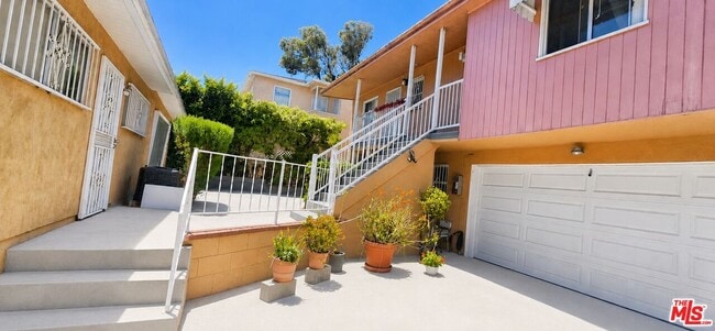 Building Photo - 419 La Colina Dr Unit 4