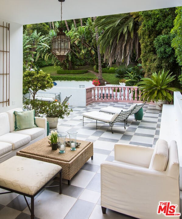 Building Photo - 1241 Stone Canyon Rd