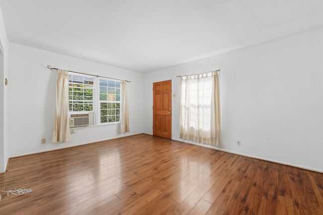 Photo - 1623 S Sycamore Ave Unit 2