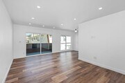 Photo - 1563 Gordon St