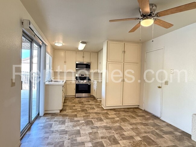 Photo - 1553 Palomar Dr