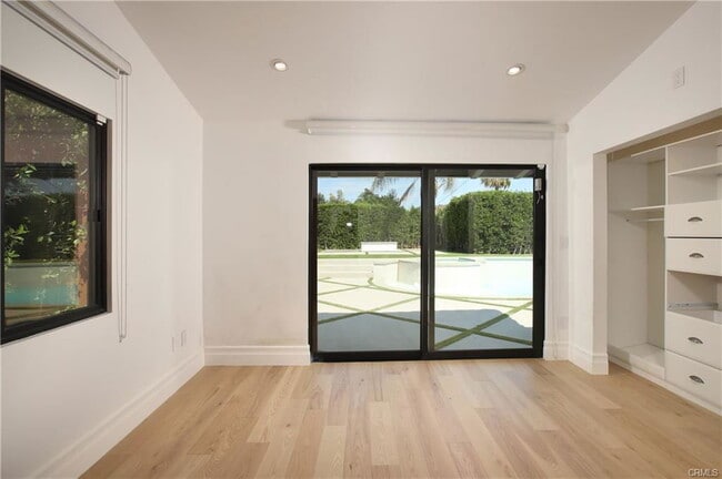 Building Photo - 452 Woodbury Rd Rental