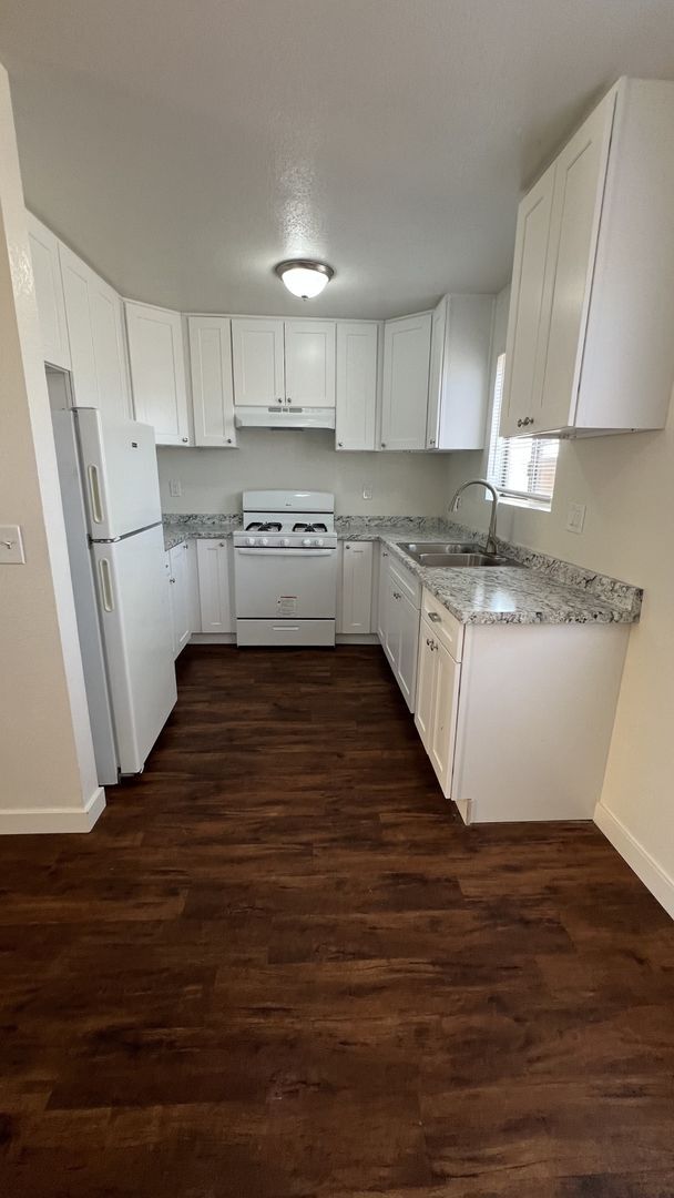 Building Photo - G11350 Unit D Rental