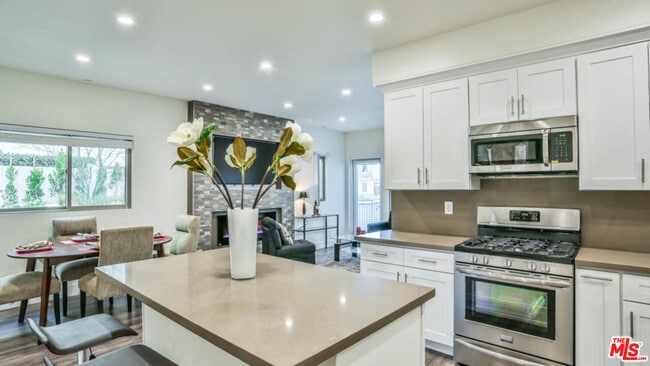 Photo - 1424 S Bentley Ave Unit 301