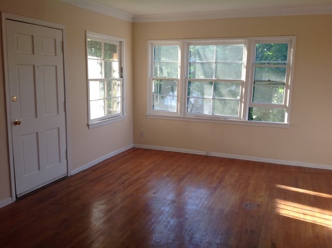 Photo - 4422 Clinton St Unit ArtDeco 1 Bedroom Apt.