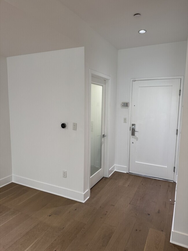 Photo - 108 S Croft Ave Townhome