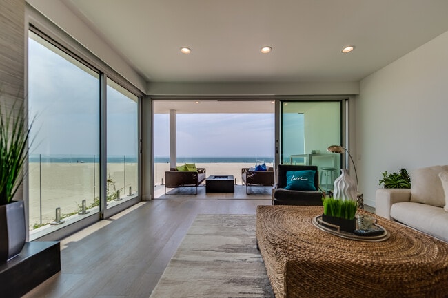 Photo - 1 Eastwind St