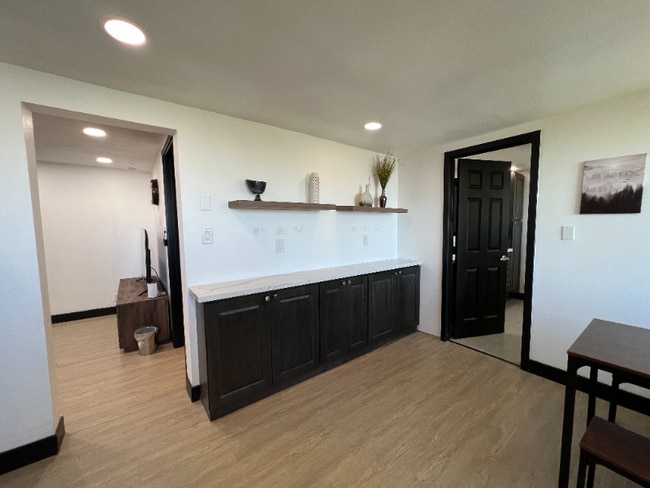 Photo - 1960 Willow Dr