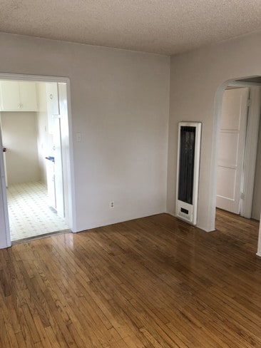 Photo - 914 E 68th St Unit A