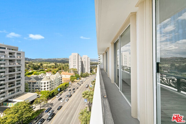 Building Photo - 10390 Wilshire Blvd Unit 1501