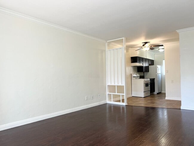 Photo - Bright 2 bed 1 bath in Pacific Beach Unit 2212 1/2