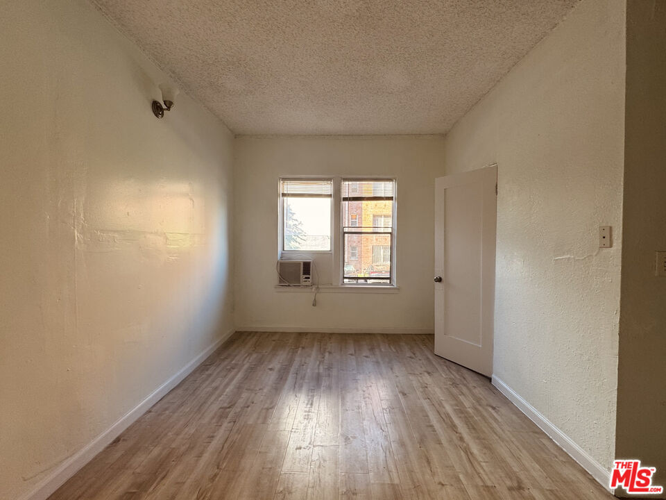 Photo - 920 S Hobart Blvd Unit 104