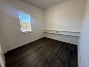 Photo - 955 Romneya Ln