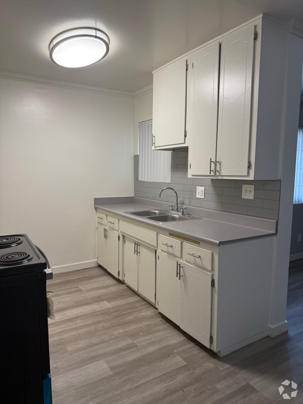 Building Photo - 8820 Topanga Canyon Blvd Rental