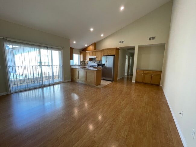 Photo - 13806 Vanowen St Unit 4