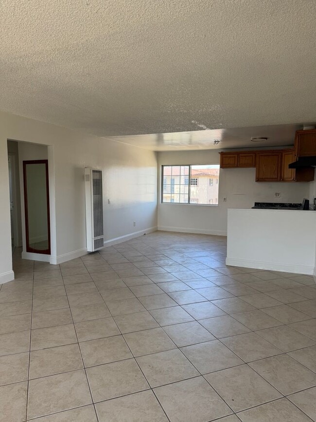 Building Photo - 7782 Mandrell Dr Unit Mandrell #C