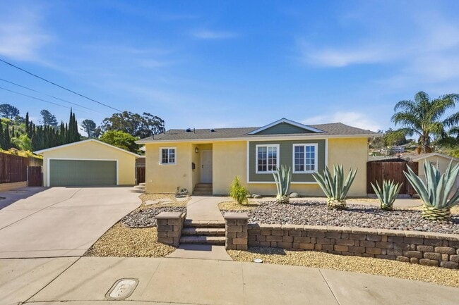 Photo - 1677 Sandos St