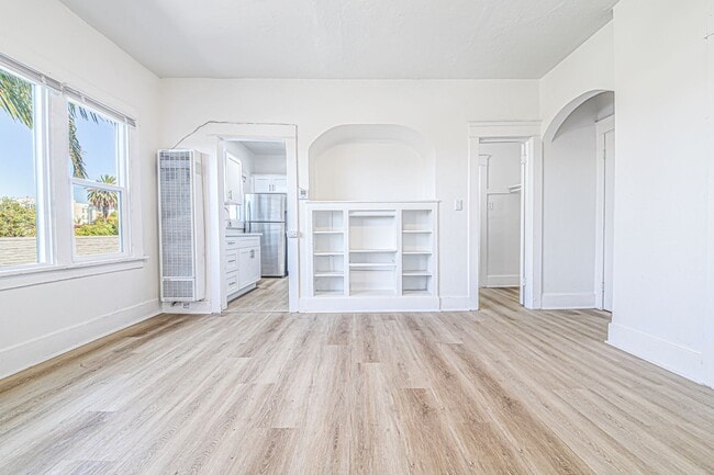 Photo - 1643 Locust Ave Unit 10