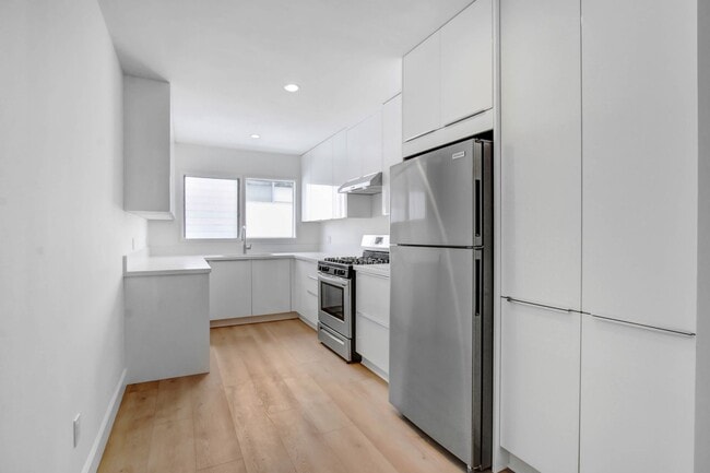 Photo - 922 6th St Unit 09