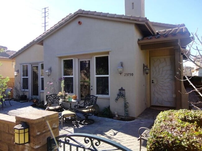 Building Photo - Luxurious 2 + 2.5 Belcaro 2392 SQFT Retire... Rental
