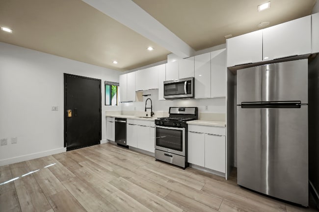 Photo - 1139 Bellevue Ave Unit 1147A