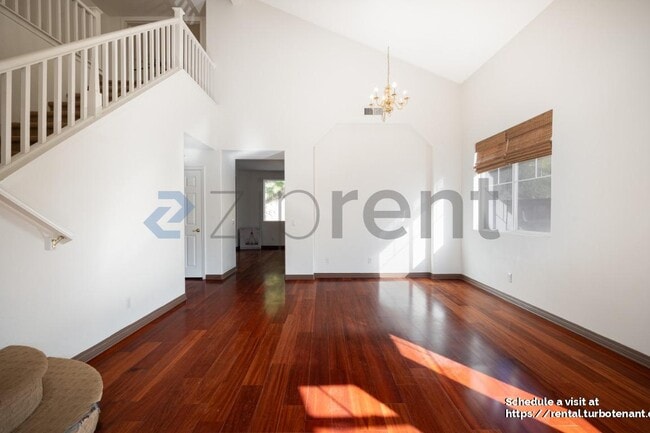 Photo - 740 Kirkwall Dr