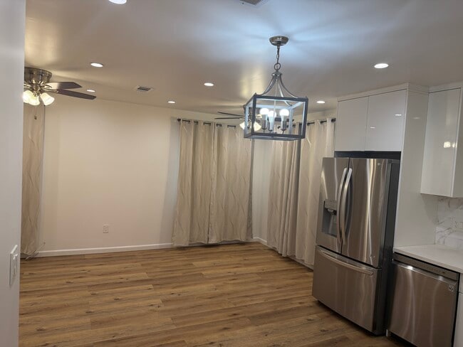 Photo - 7344 Balcom Ave