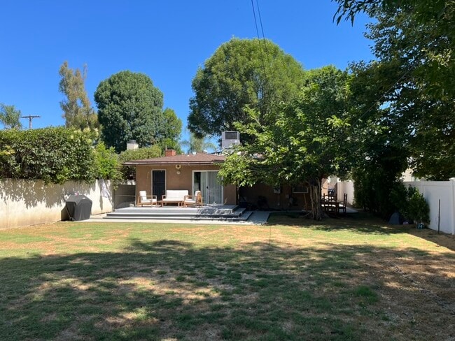 Building Photo - 21050 Avenue San Luis