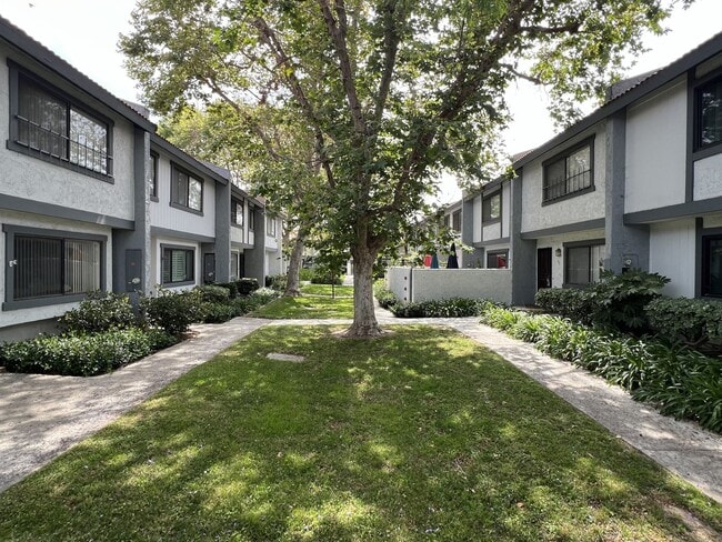 Photo - Fantastic 3 Bed 1.5 Bath End Unit Townhome in Orange!