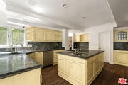 Photo - 512 N Palm Dr
