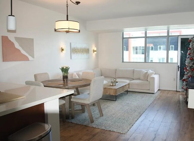 Building Photo - 206 Park Blvd Unit 206