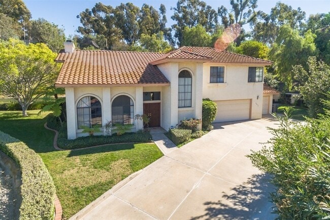 4 Bedroom, 2.5 Bath House w/2 Garages on 1... - 4 Bedroom, 2.5 Bath House w/2 Garages on 1...