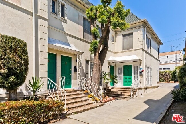 Photo - 448 1/2 S Wilton Pl