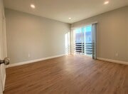 Photo - 5544 Romaine St Unit 1