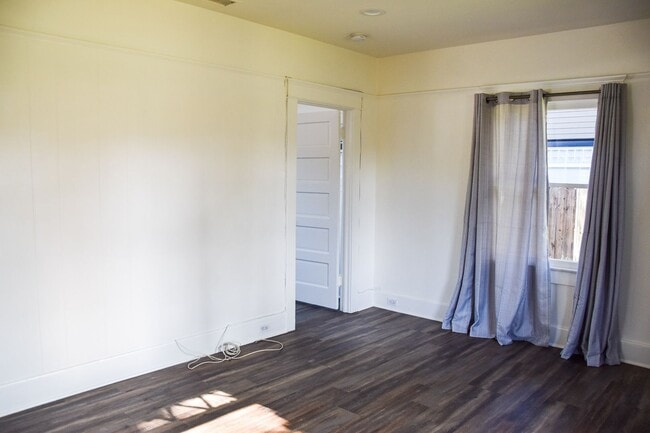 Photo - Grand (384-394) South Unit Grand (394) South