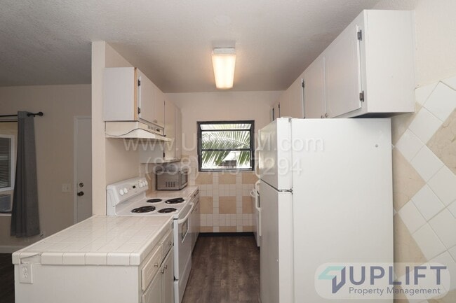 Photo - 2-bedroom, 2-bathroom home in a gated comm... Unit 14