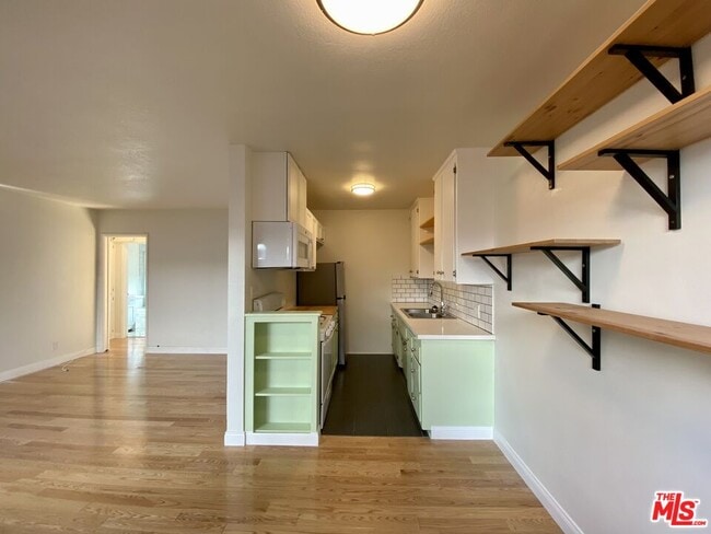 Photo - 722 Westbourne Dr Unit B