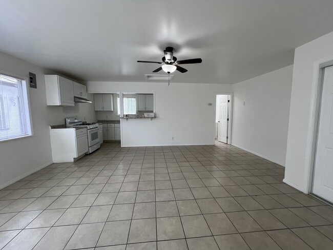 Building Photo - 1528 N Waterman Ave Unit Studio