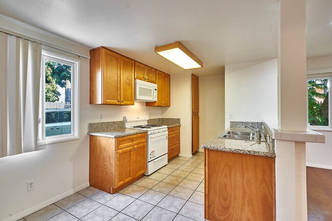 Photo - 1189 W 36th St