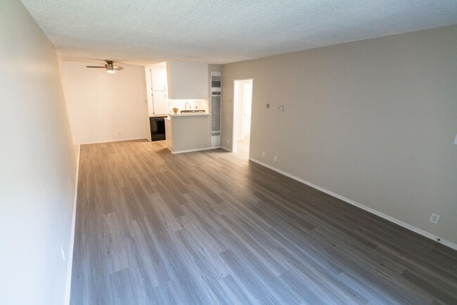 Photo - 18400 Prairie Street