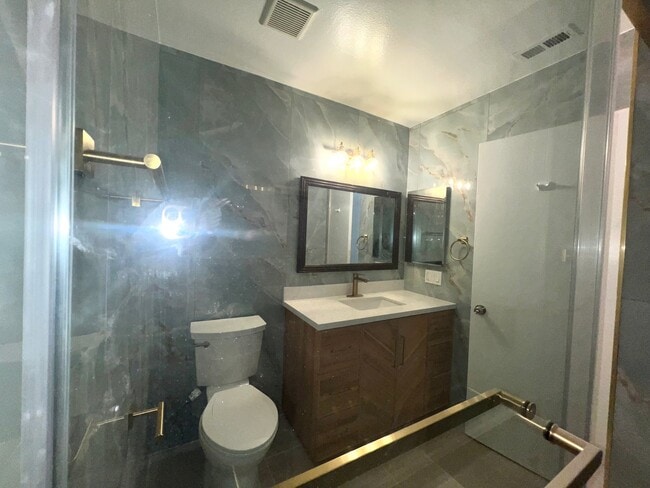 Photo - 9732 Pettswood Dr