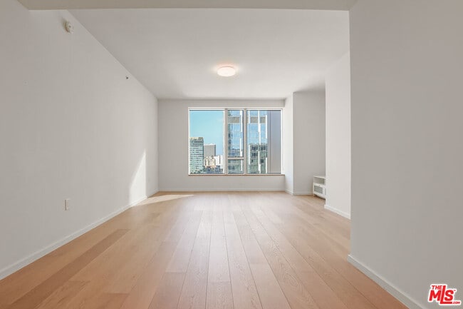 Photo - 889 Francisco St Unit 2011