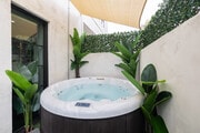 Jacuzzi - Santa Clara Courts